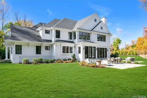 38 Cow Neck Road Sands Point NY 11050