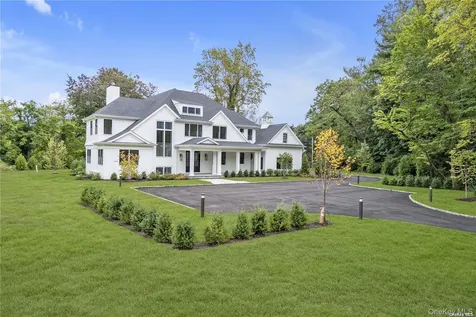 38 Cow Neck Road Sands Point NY 11050