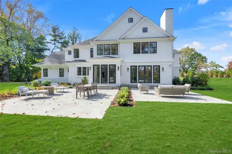 38 Cow Neck Road Sands Point NY 11050