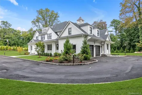 38 Cow Neck Road Sands Point NY 11050