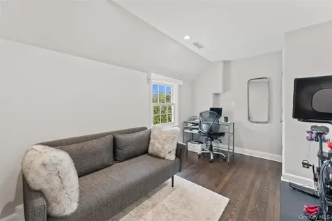 12 Vernon Road Scarsdale NY 10583