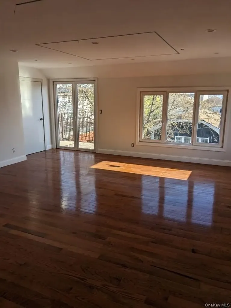 102-31 164th Avenue Howard Beach NY 11414