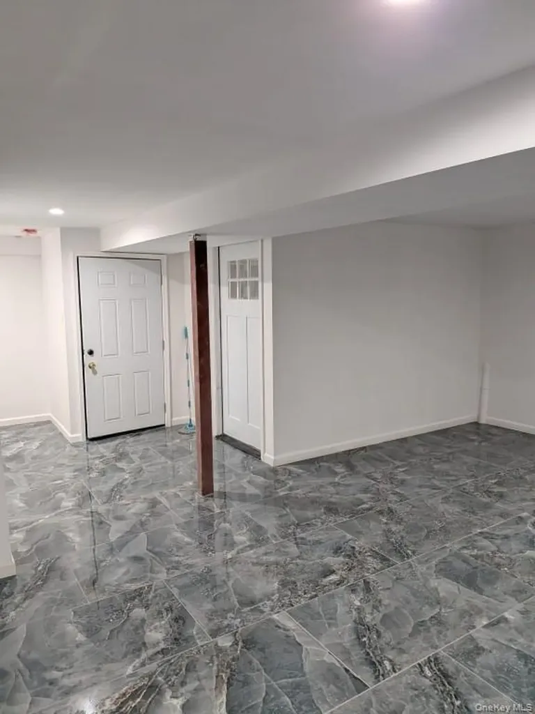 102-31 164th Avenue Howard Beach NY 11414