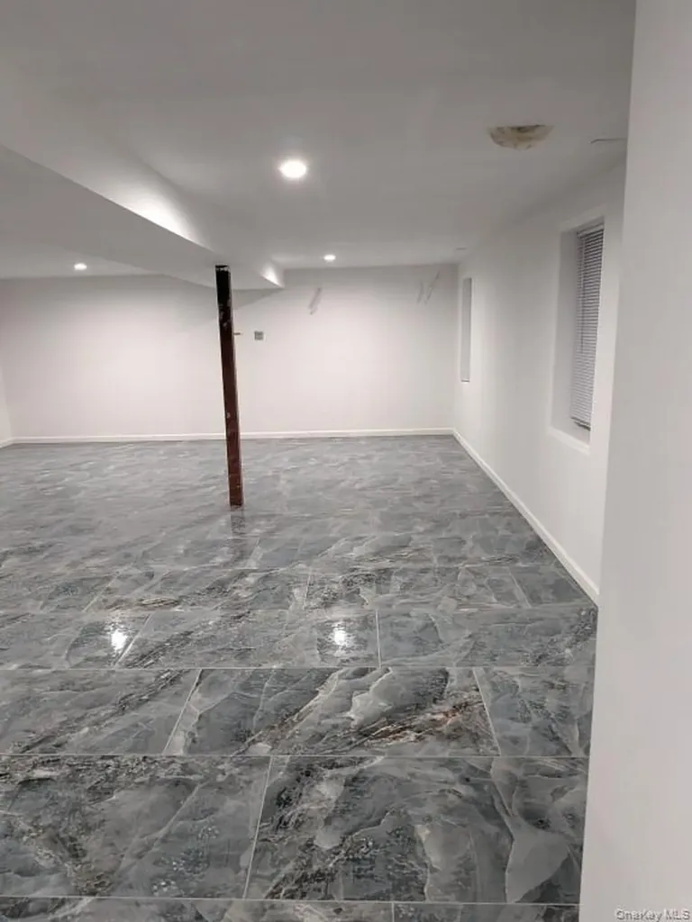 102-31 164th Avenue Howard Beach NY 11414