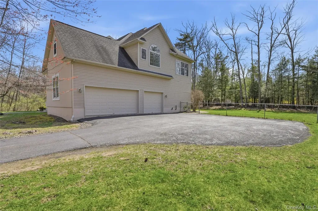 45 Tall Oaks Drive Kingston NY 12401