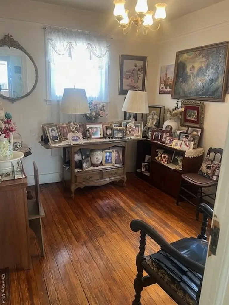 9432 86 Avenue Woodhaven NY 11421