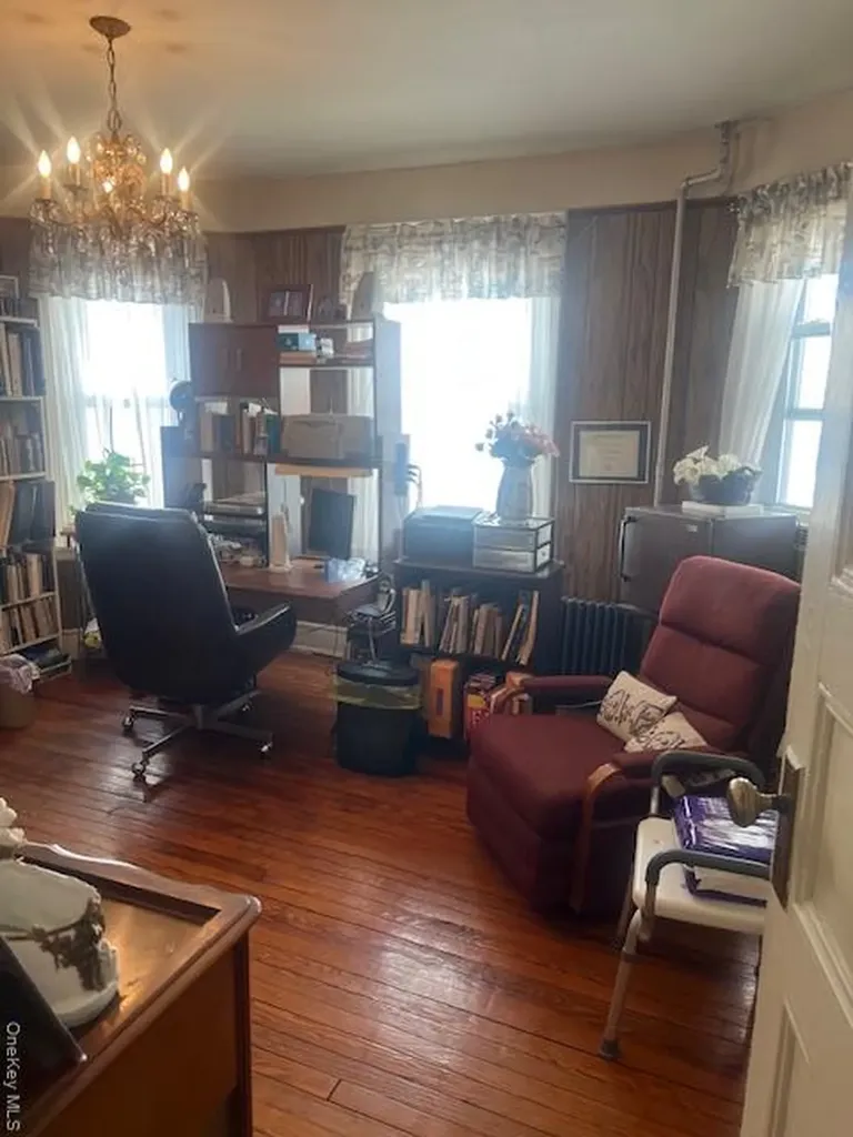 9432 86 Avenue Woodhaven NY 11421