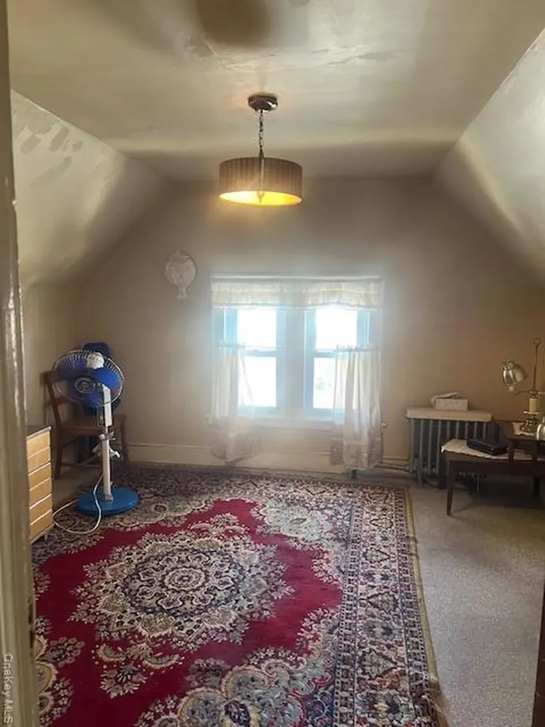 9432 86 Avenue Woodhaven NY 11421