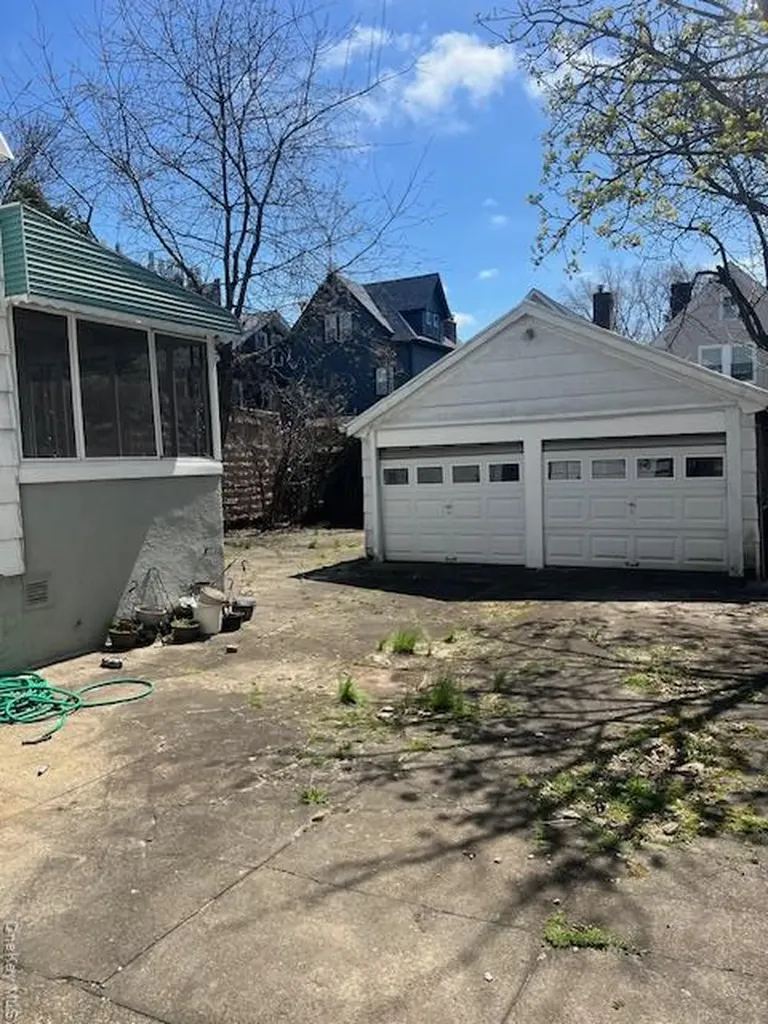9432 86 Avenue Woodhaven NY 11421