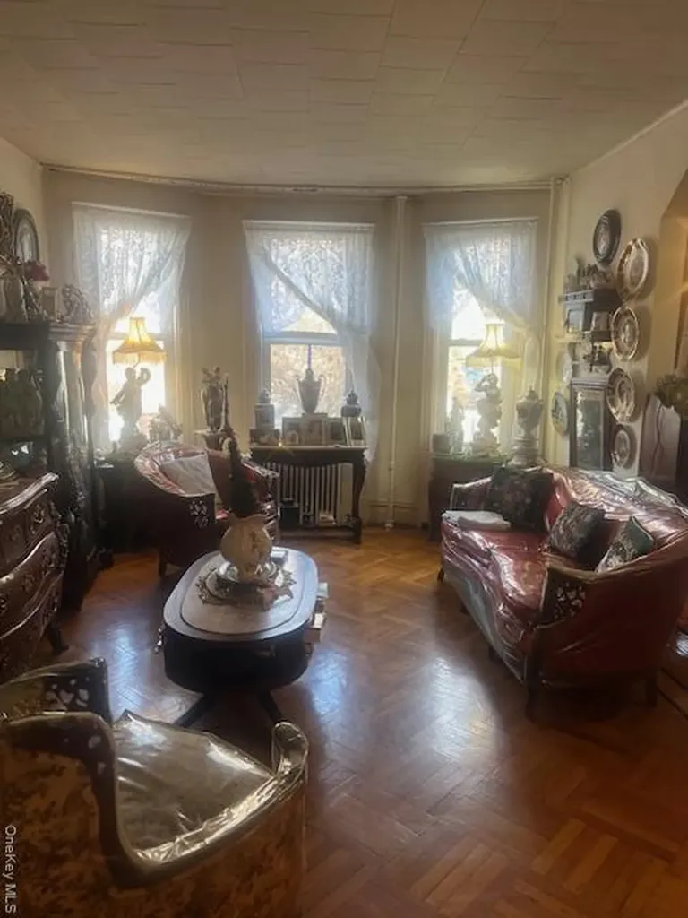9432 86 Avenue Woodhaven NY 11421