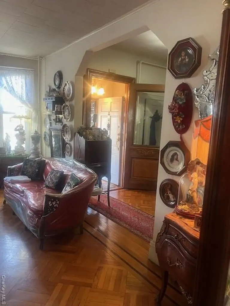 9432 86 Avenue Woodhaven NY 11421