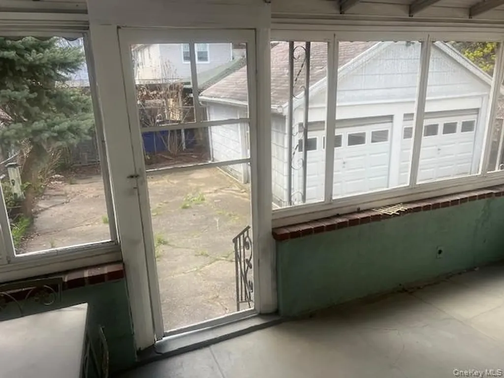 9432 86 Avenue Woodhaven NY 11421