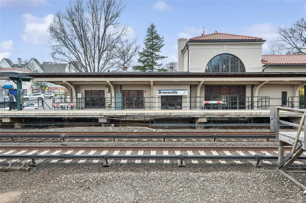 9 Tanglewylde Avenue Bronxville NY 10708