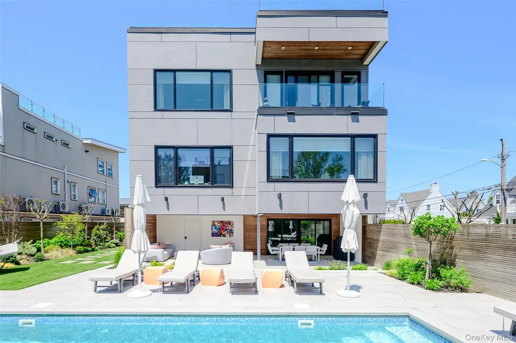 46 Nantwick Street Lido Beach NY 11561