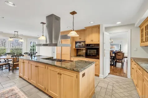 10 Redmond Lane Oyster Bay NY 11771