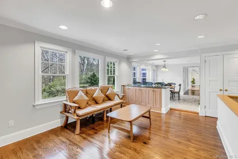 10 Redmond Lane Oyster Bay NY 11771