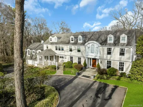 10 Redmond Lane Oyster Bay NY 11771