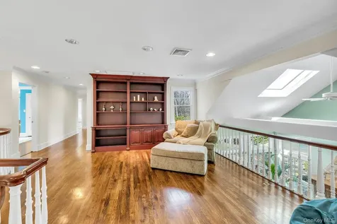 10 Redmond Lane Oyster Bay NY 11771
