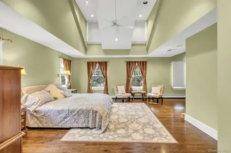 10 Redmond Lane Oyster Bay NY 11771