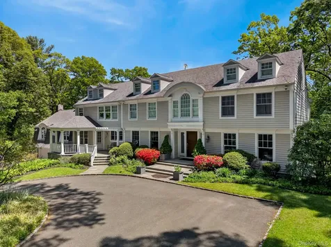 10 Redmond Lane Oyster Bay NY 11771