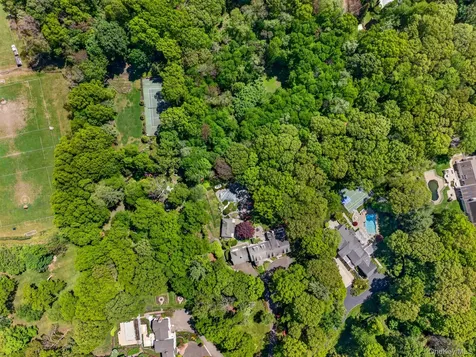 10 Redmond Lane Oyster Bay NY 11771