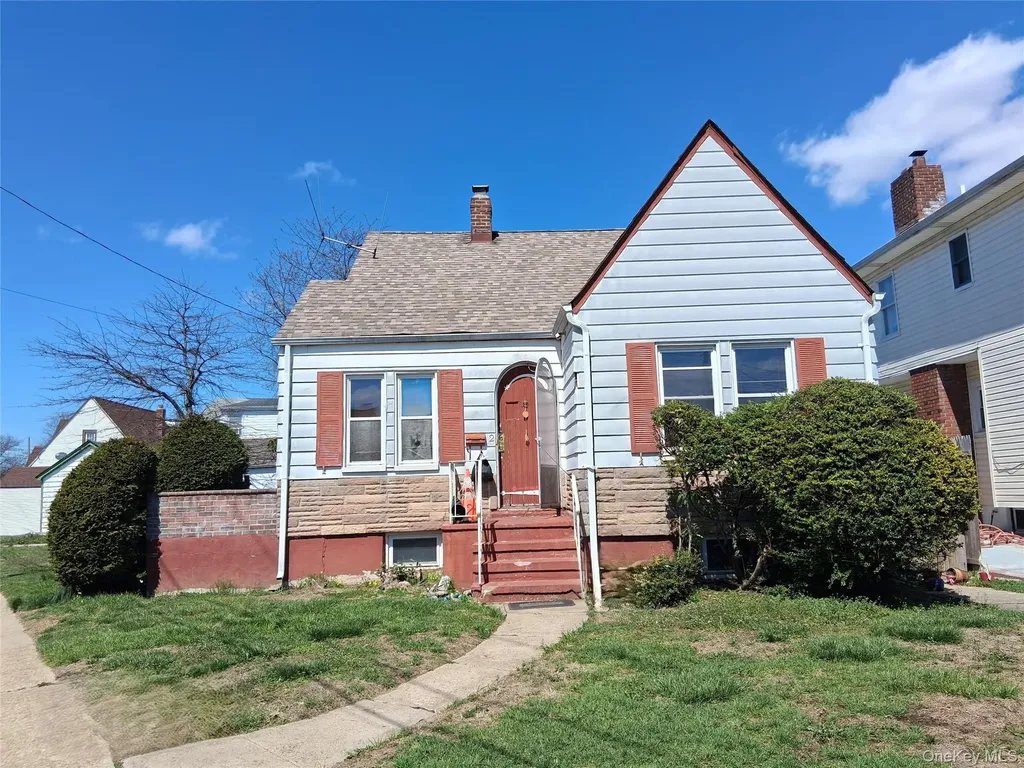 2 Fordham Place Hempstead NY 11550