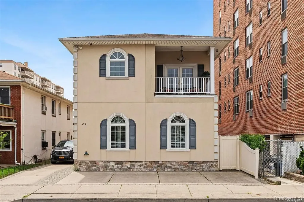 434 E Broadway Long Beach NY 11561
