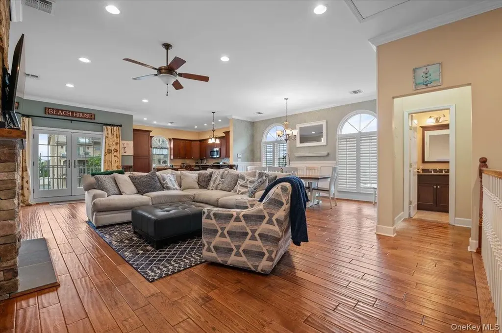 434 E Broadway Long Beach NY 11561