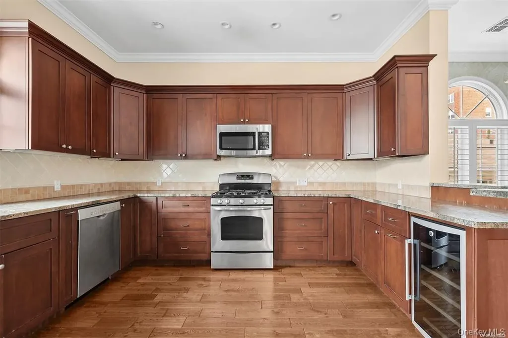 434 E Broadway Long Beach NY 11561