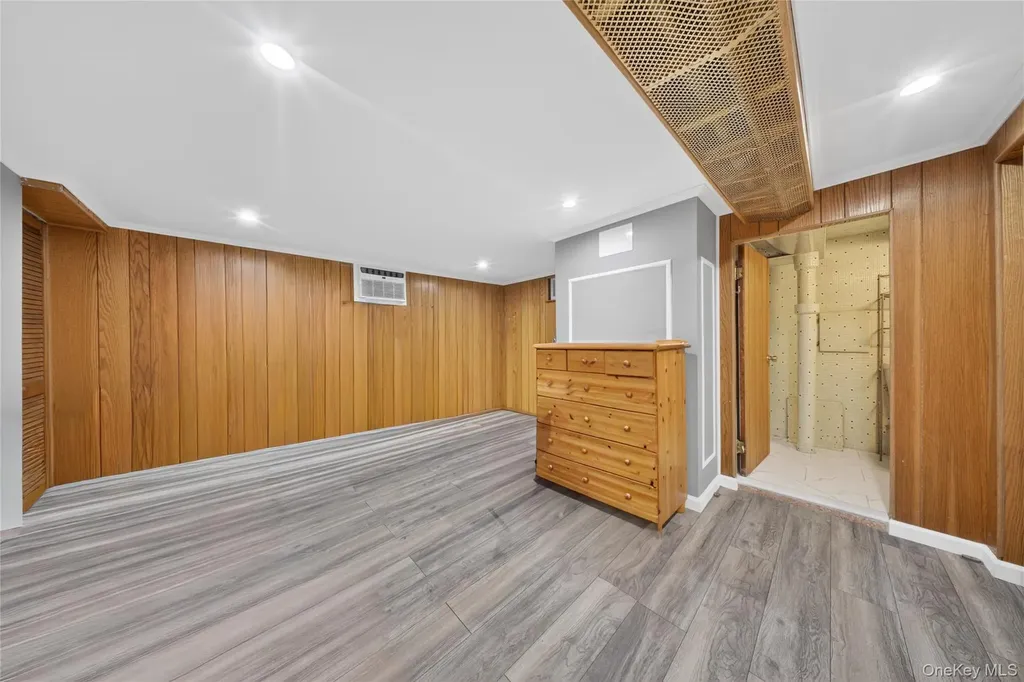 1217 Hillside Avenue New Hyde Park NY 11040