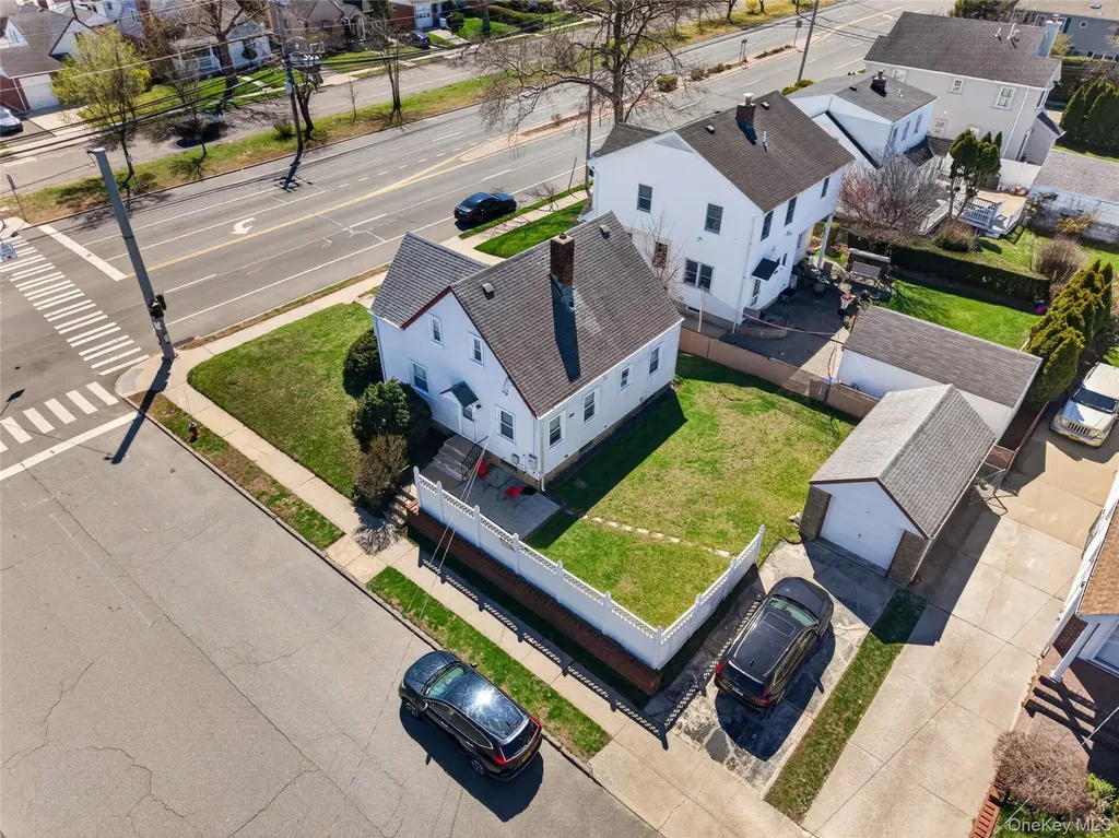 1217 Hillside Avenue New Hyde Park NY 11040