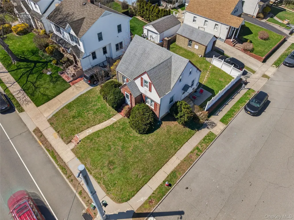 1217 Hillside Avenue New Hyde Park NY 11040