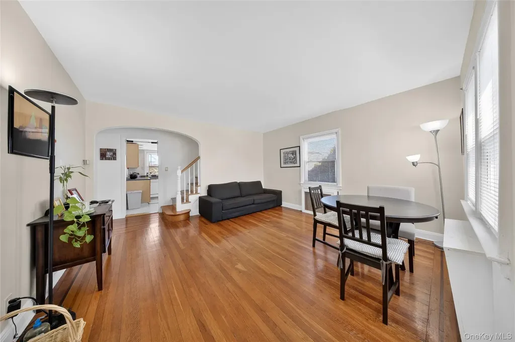 1217 Hillside Avenue New Hyde Park NY 11040