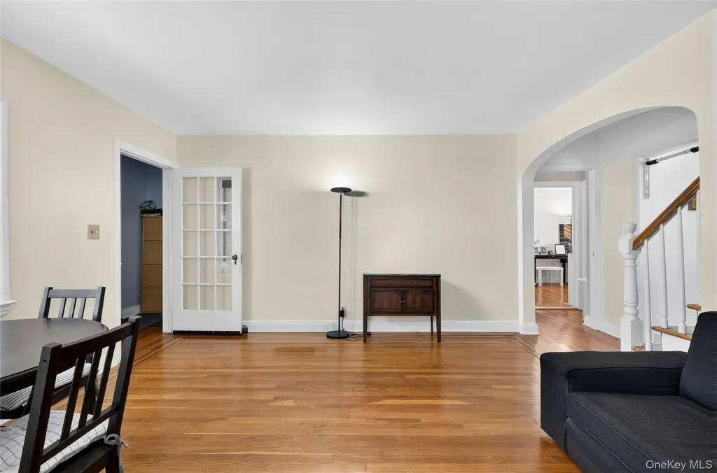 1217 Hillside Avenue New Hyde Park NY 11040