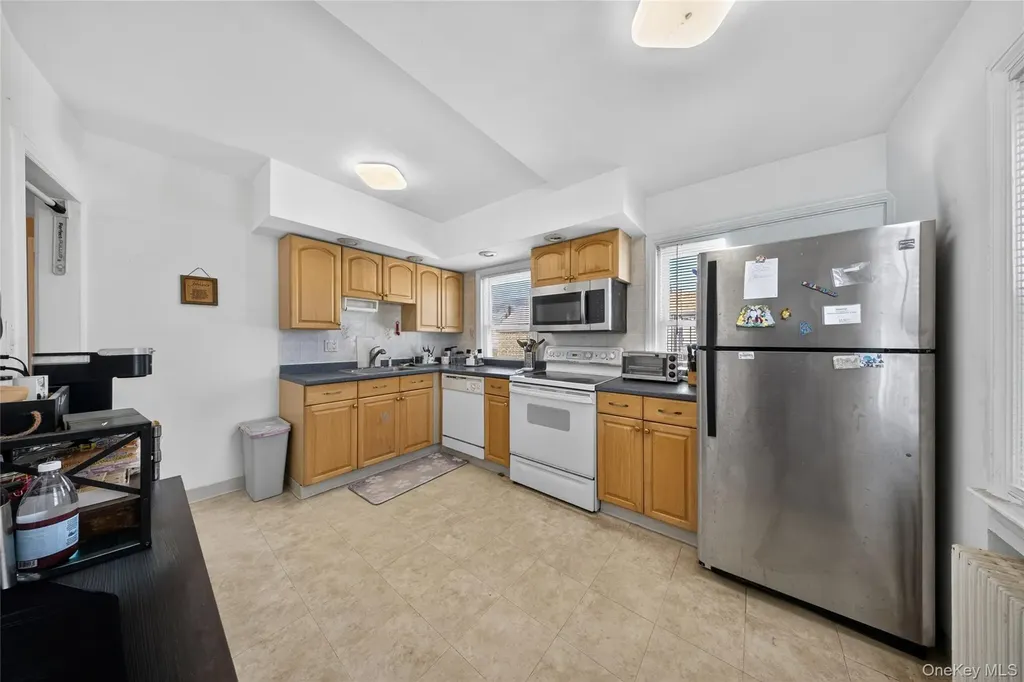1217 Hillside Avenue New Hyde Park NY 11040
