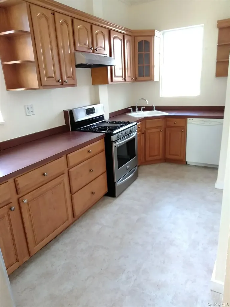 1718 Edison Avenue Bronx NY 10461