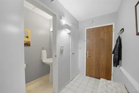 4 Martine Avenue White Plains NY 10606