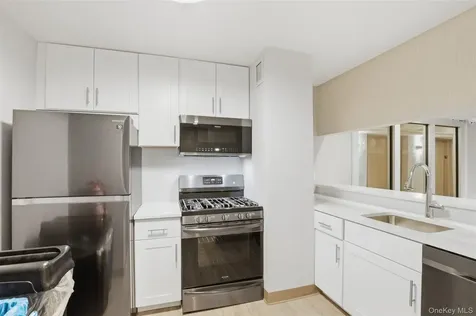4 Martine Avenue White Plains NY 10606