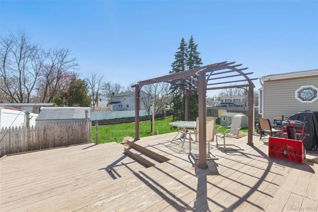 184 Smith Road Ronkonkoma NY 11779