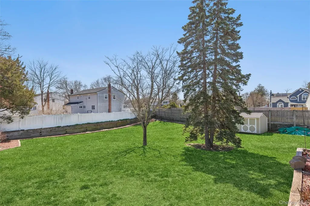 184 Smith Road Ronkonkoma NY 11779