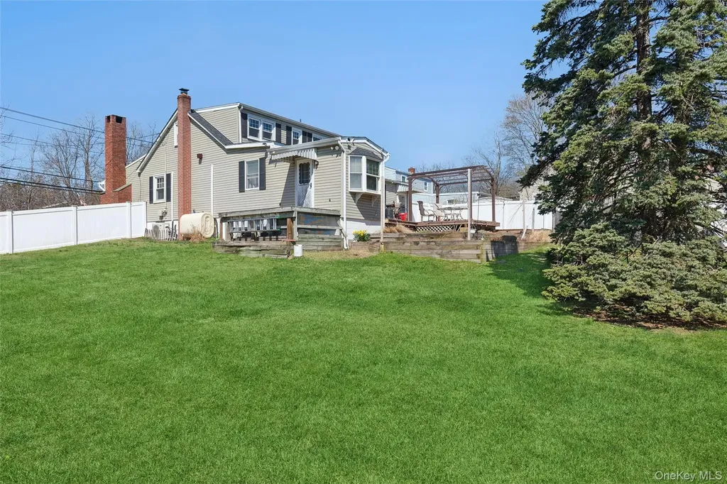 184 Smith Road Ronkonkoma NY 11779