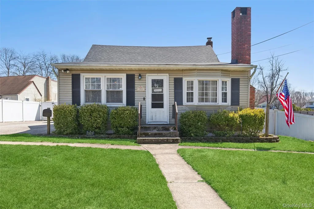 184 Smith Road Ronkonkoma NY 11779