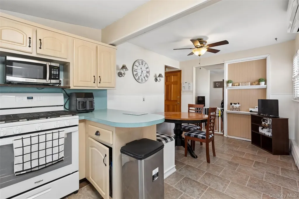 184 Smith Road Ronkonkoma NY 11779