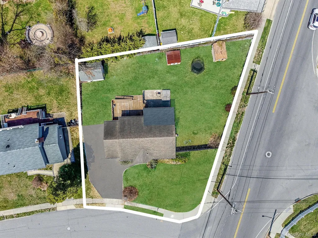 33 Hinton Avenue Babylon NY 11702
