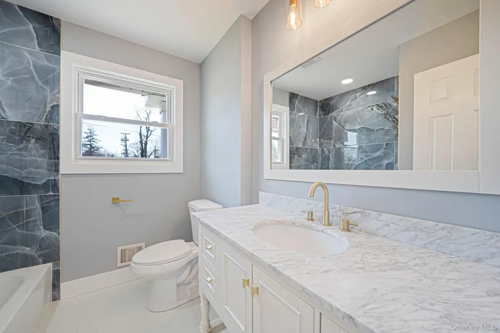 33 Hinton Avenue Babylon NY 11702