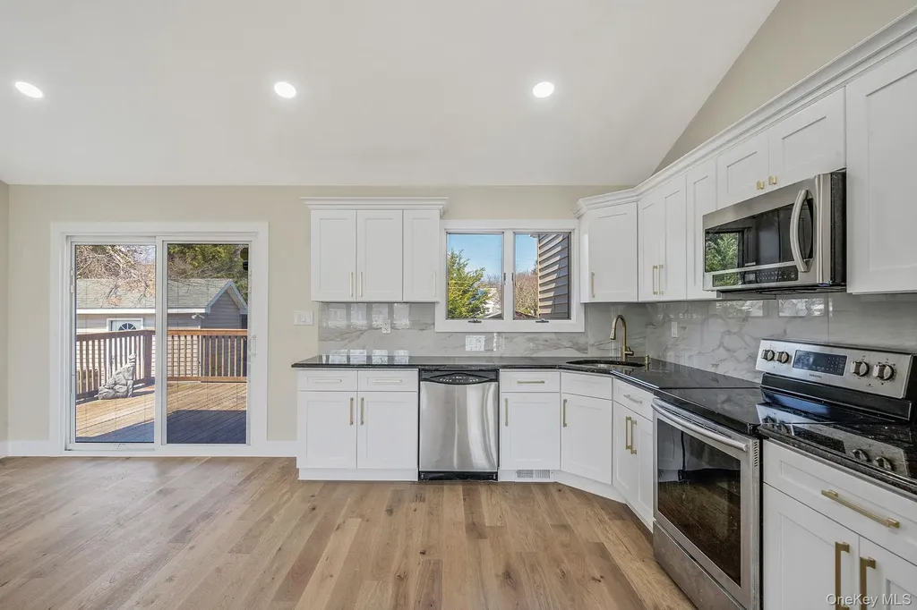 33 Hinton Avenue Babylon NY 11702
