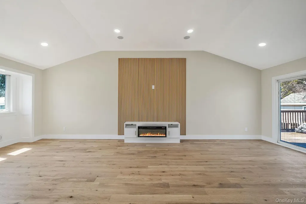 33 Hinton Avenue Babylon NY 11702