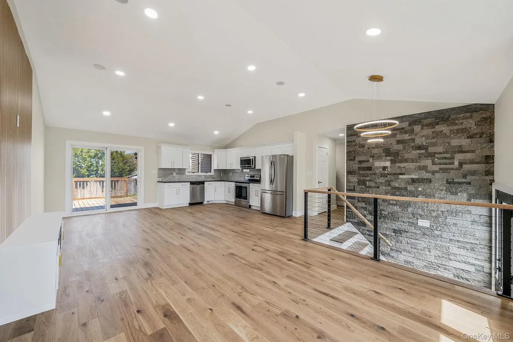 33 Hinton Avenue Babylon NY 11702