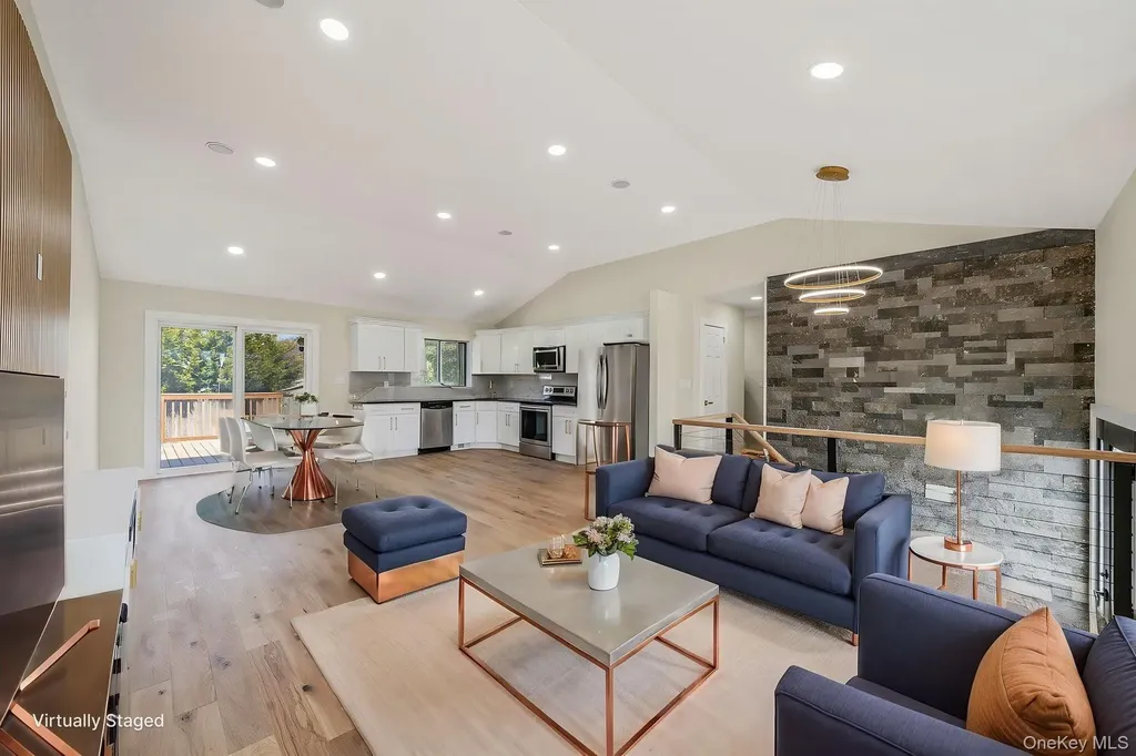 33 Hinton Avenue Babylon NY 11702