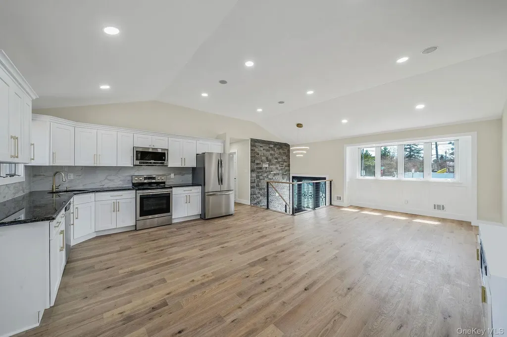 33 Hinton Avenue Babylon NY 11702